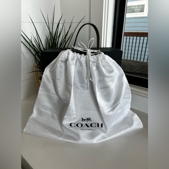 Like NEW Brooklyn Shoulder Bag 28 Perfect for Fall in No Longer Available Suede - Picture 11 of 13